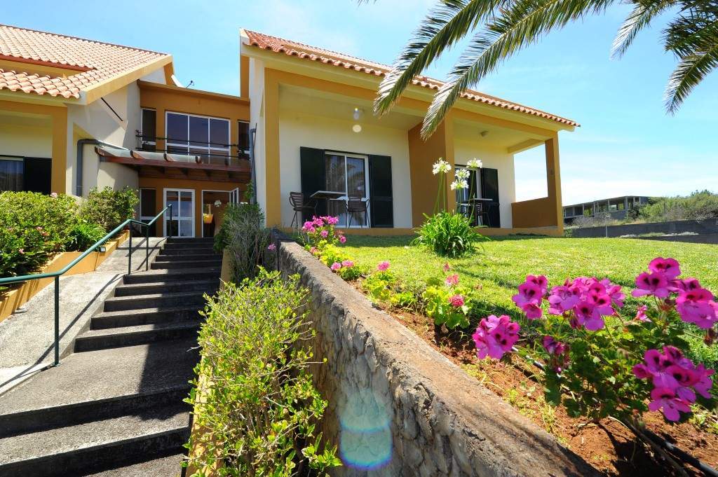 Residencial Farol Bed & Breakfast Ponta do Pargo Luaran gambar